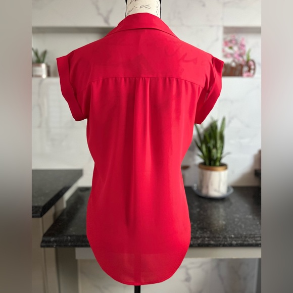 NWT - Express - Red, collared, pull over, short sleeve, front half zipper blouse - Picture 2 of 6